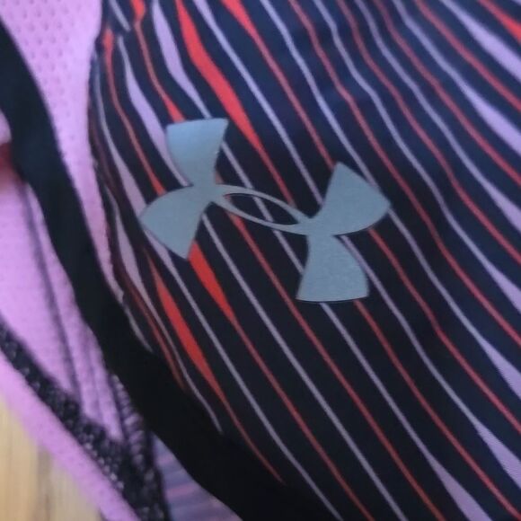 Under Armour Black Red Pink Athletic Shorts Small Womens Stripe Pattern Heatgear - Picture 3 of 13